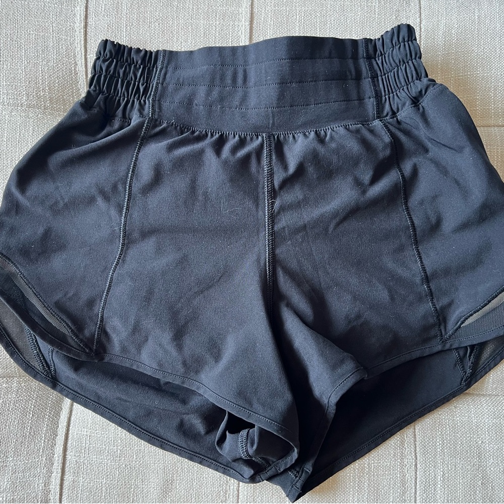 Lululemon Hotty Hot High-Rise Lined Short 2.5" size 0